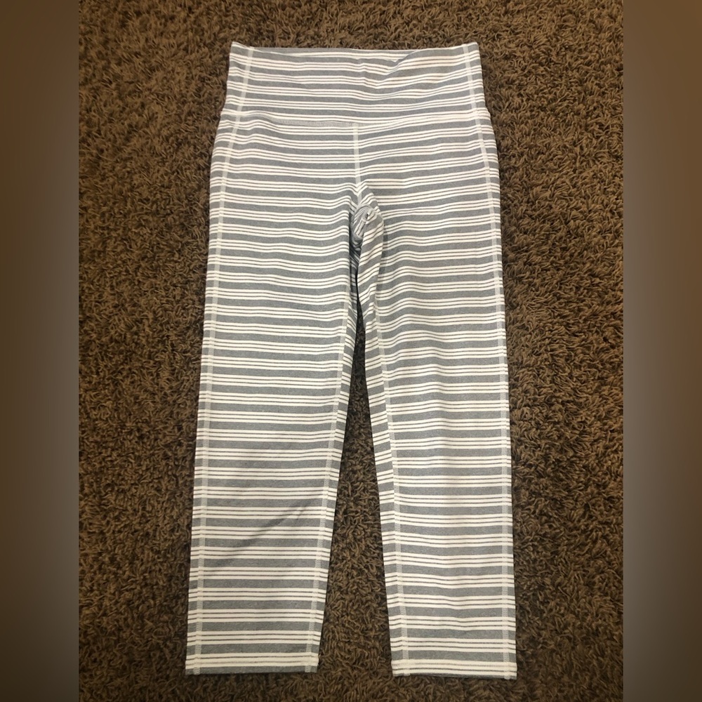 Athleta leggings Capri gray white striped size S small
